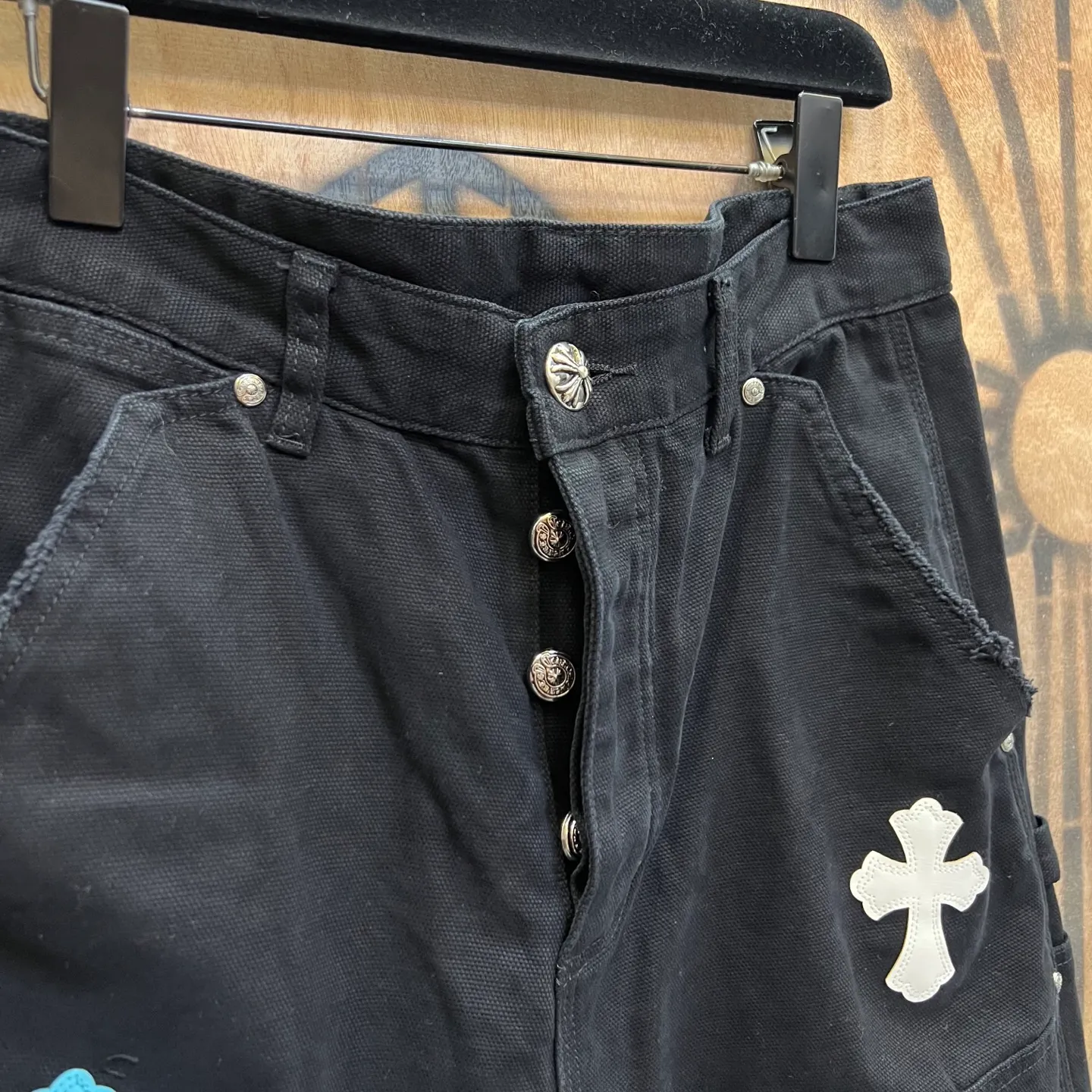 P520 chrome hearts limited series new city limited jeans Chrome Hearts city limited denim shorts vintage levis American made 501 505 517 base version remake Levis American made 501 base version imported sheepskin 925 silver remake Customers provide waist and pants length or height and weight. The studio will select the most suitable base version for you to remake. There are many people doing remakes in the market. Don’t belittle or comment. The difference is visible to the naked eye. See and compare for yourself #CHROME HEARTS Unisex style